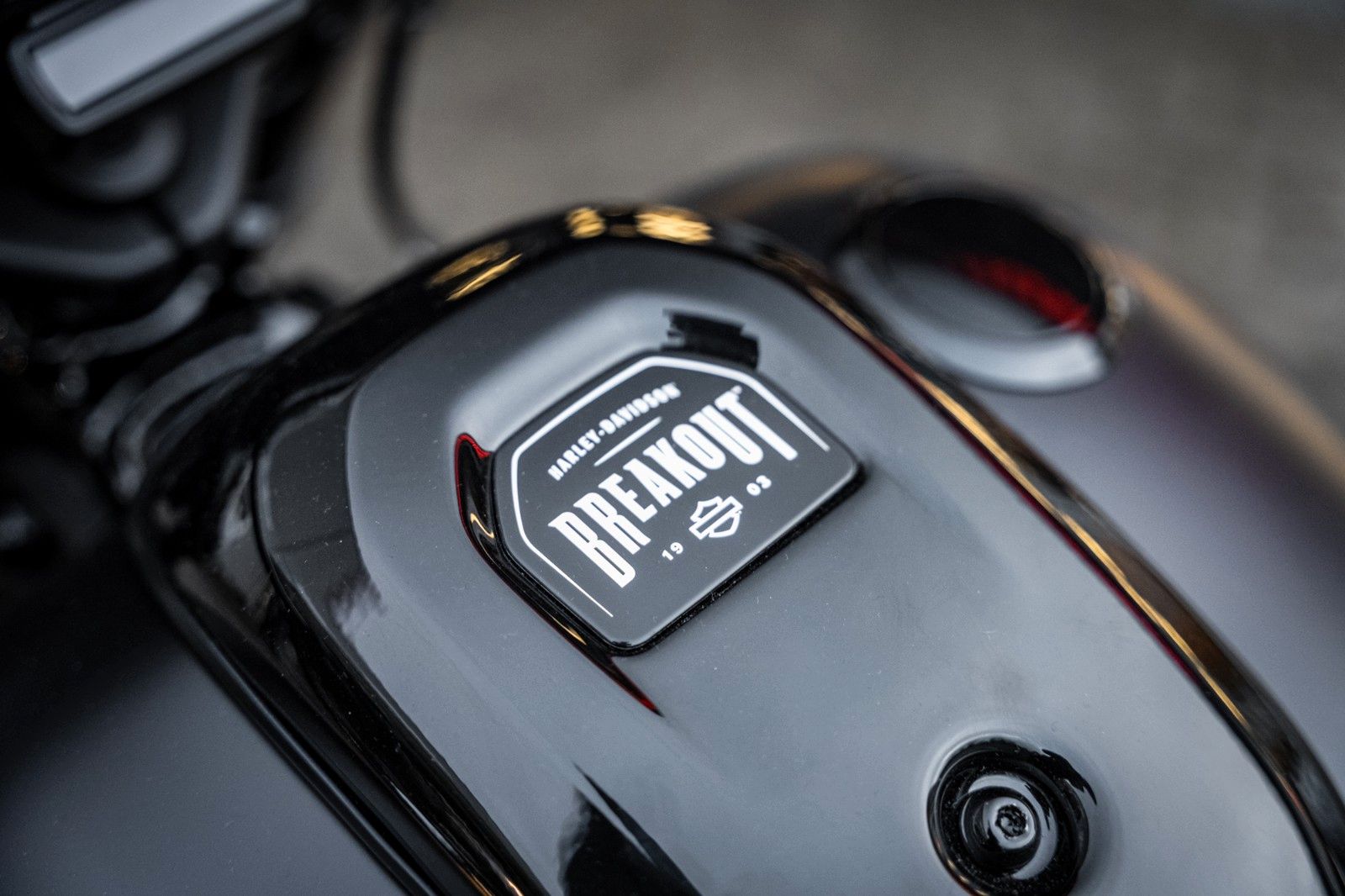 Fahrzeugabbildung Harley-Davidson Breakout DARKSIDE FXBR 117 MY24 -JEKILL&HYDE-