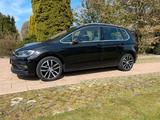 Volkswagen Golf Sportsvan mit behindertengerchtem Umbau - Volkswagen Golf: Umbau