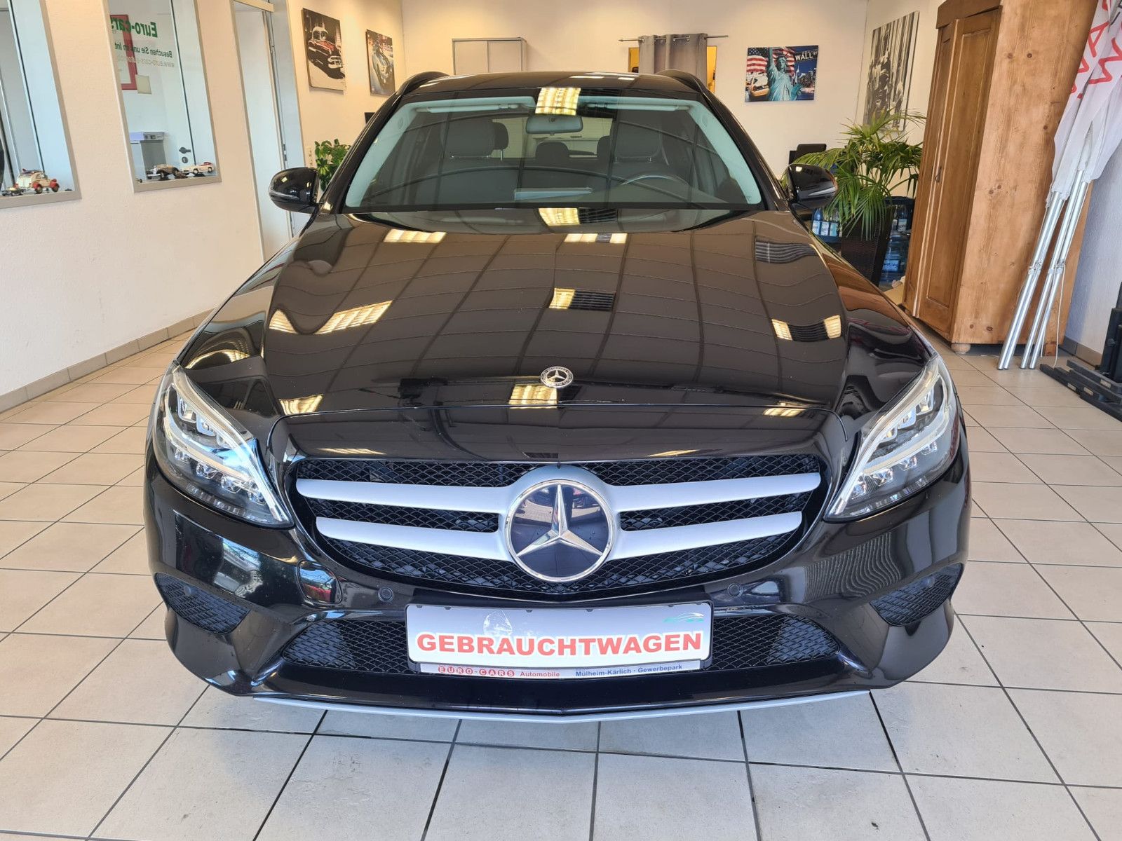 Fahrzeugabbildung Mercedes-Benz C 200 T-Modell / NAVI / KAMERA / LED HIGHTPERFOR