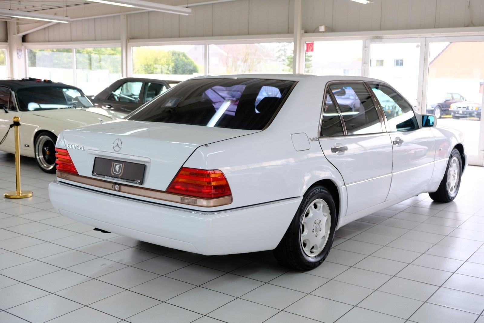 Fahrzeugabbildung Mercedes-Benz 600 SEL aus Japan im sehr schönen Zustand