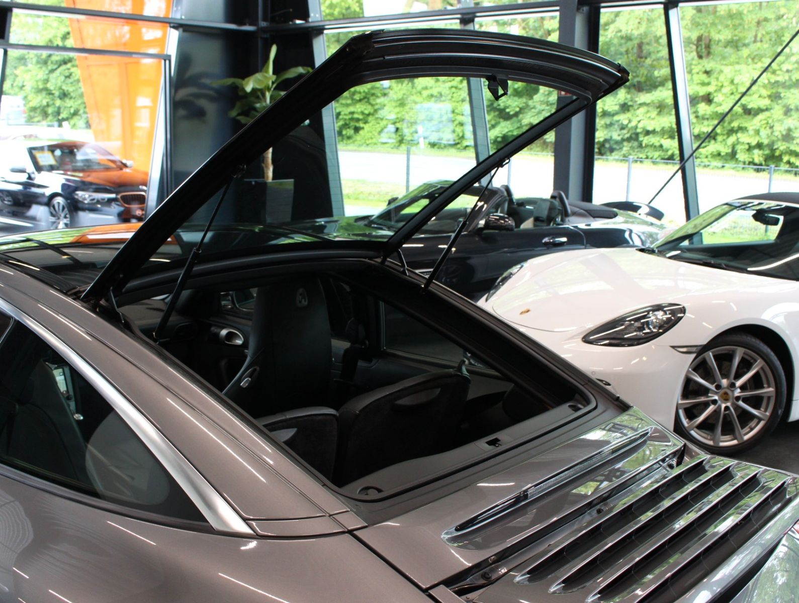 Fahrzeugabbildung Porsche 997 Carrera Targa 4*Bi-Xenon*Navi*Schalter.