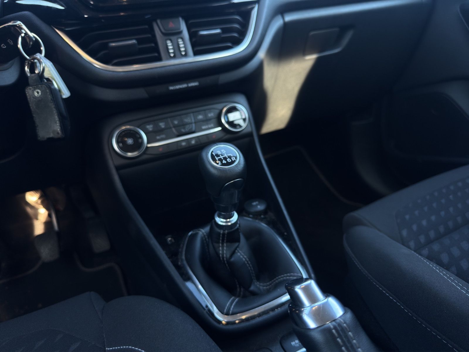 Fahrzeugabbildung Ford Fiesta Titanium/Keyless/ACC/Winterpaket/Export