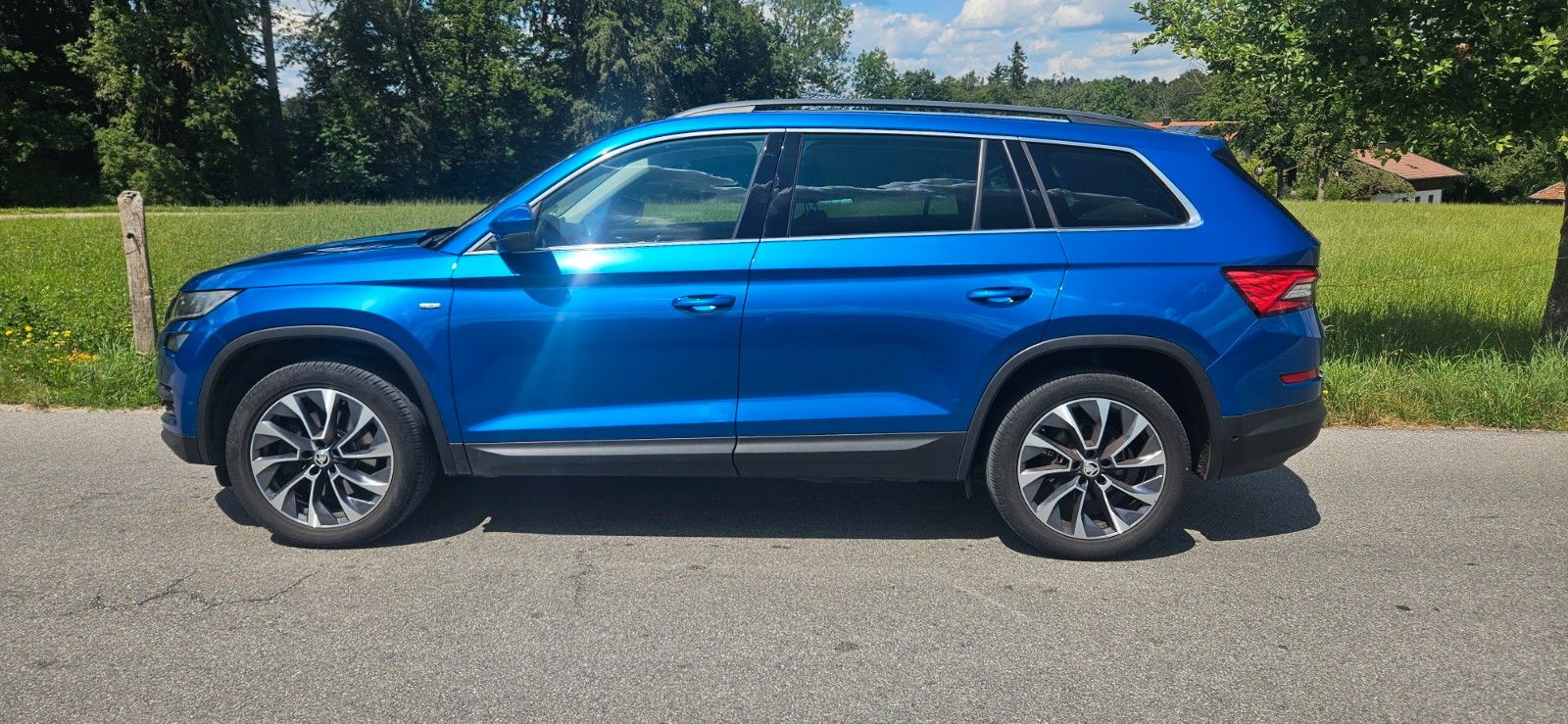 Skoda Kodiaq 4x4,HuD,Pano,19Zoll,360GradStHzg,8fach
