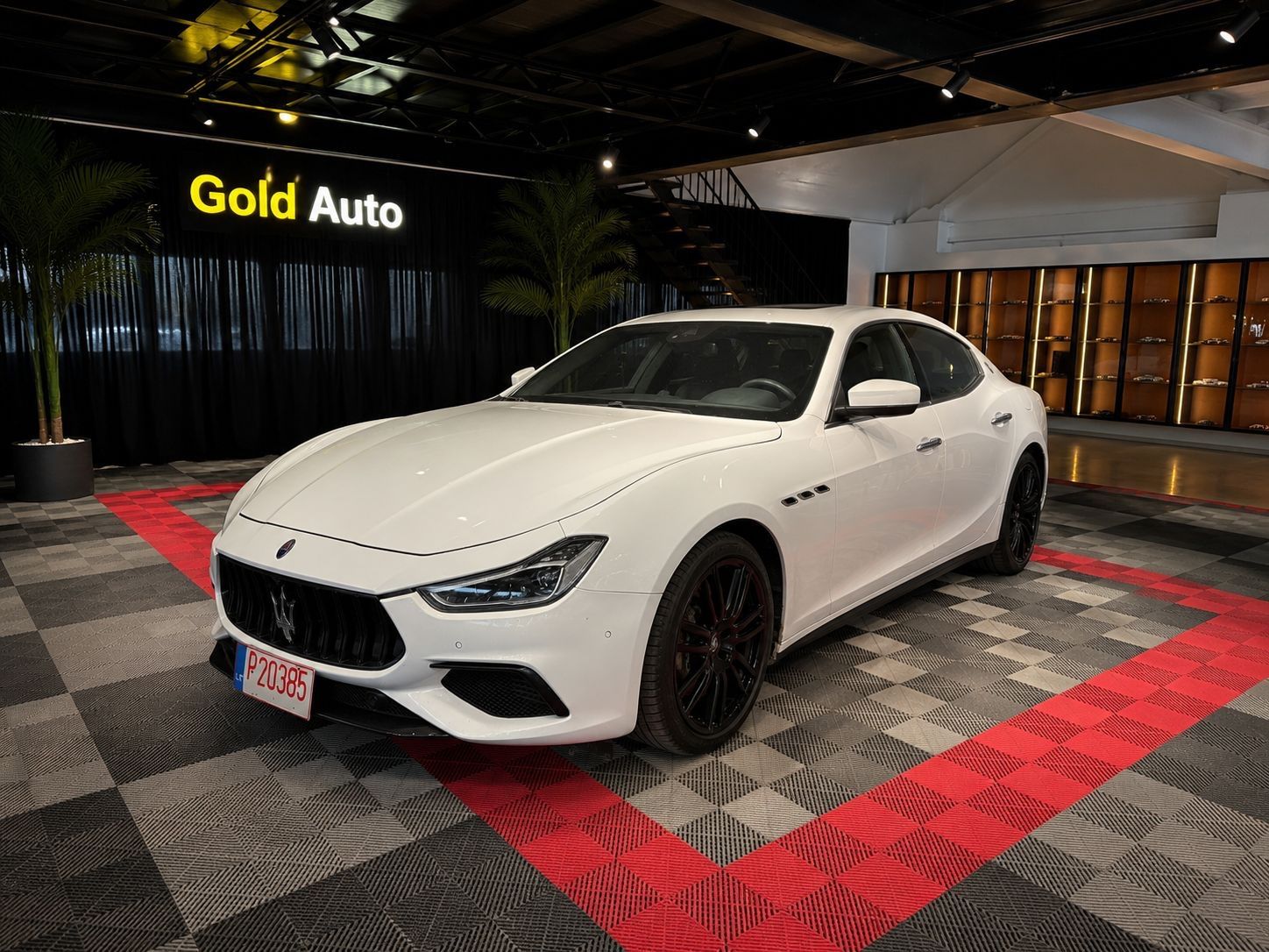 Maserati Ghibli 3.0 V6 430HP Modena Auto 4WD