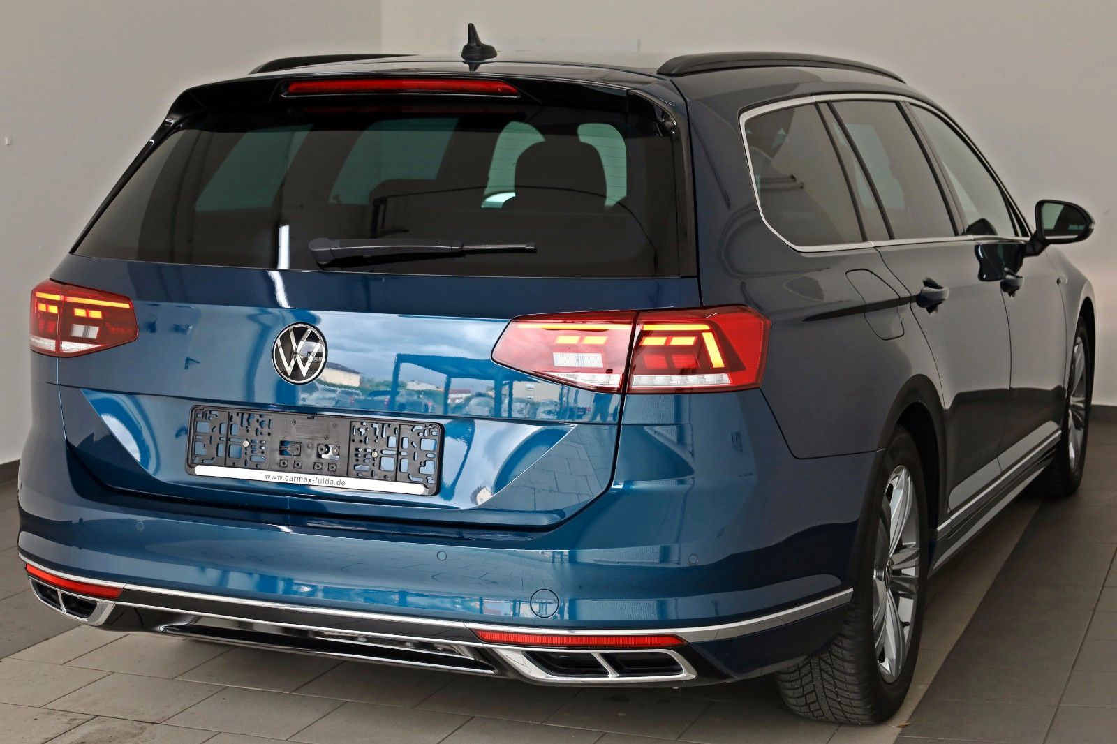Fahrzeugabbildung Volkswagen Passat Variant R Line TLeder,Navi,LED,ACC,Kamera