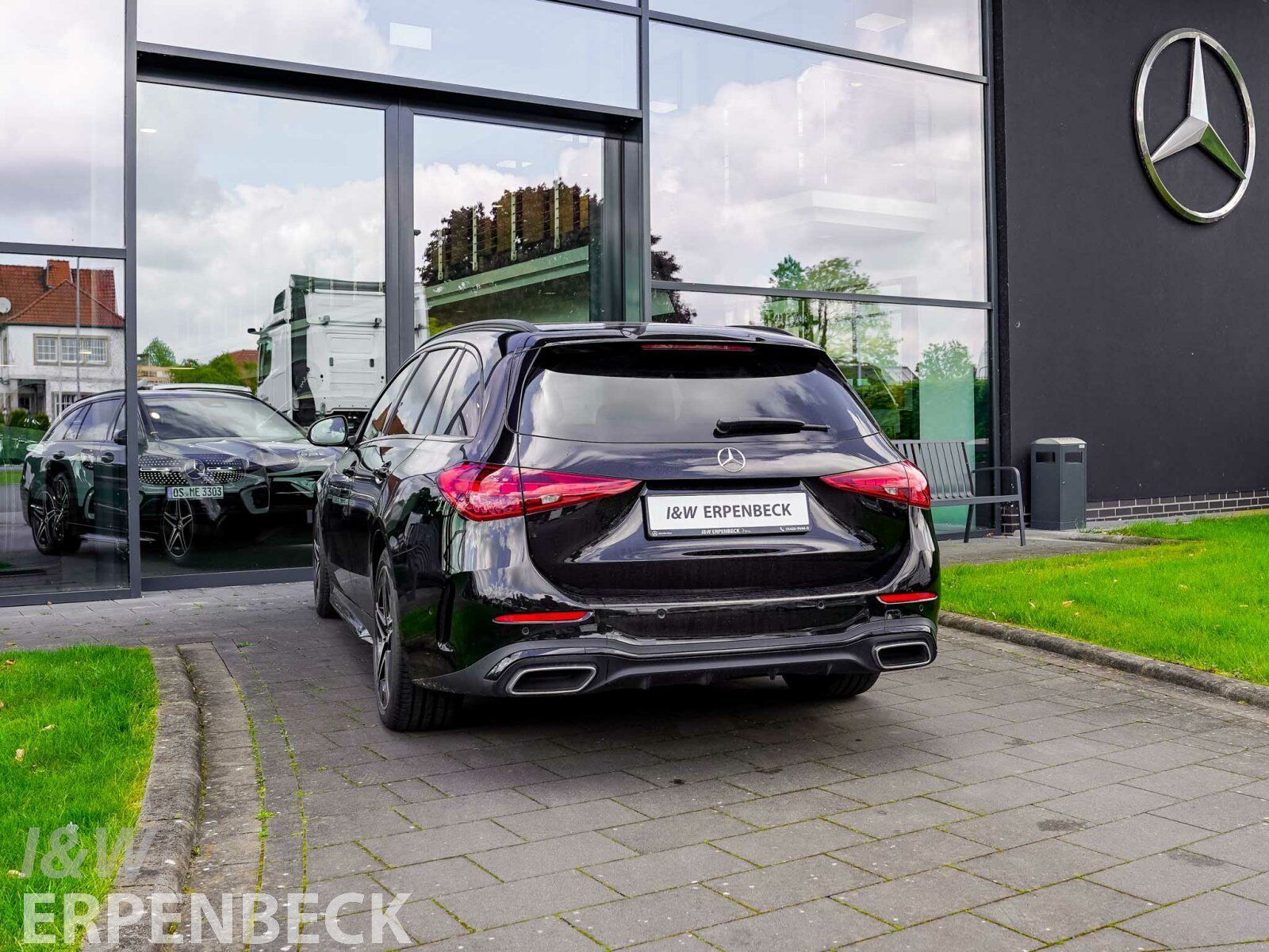 Fahrzeugabbildung Mercedes-Benz C 220 d T-Modell AMG AHK Memory Pano Totw