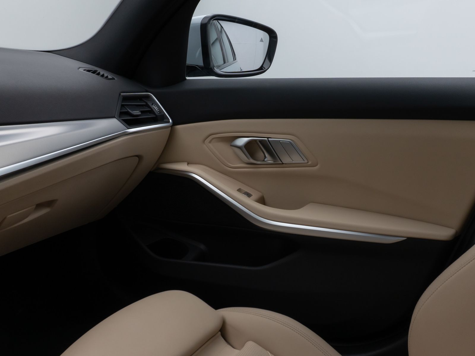 Fahrzeugabbildung BMW 320d M Sport Kamera DAB HUD Fernlichtassis Alarm