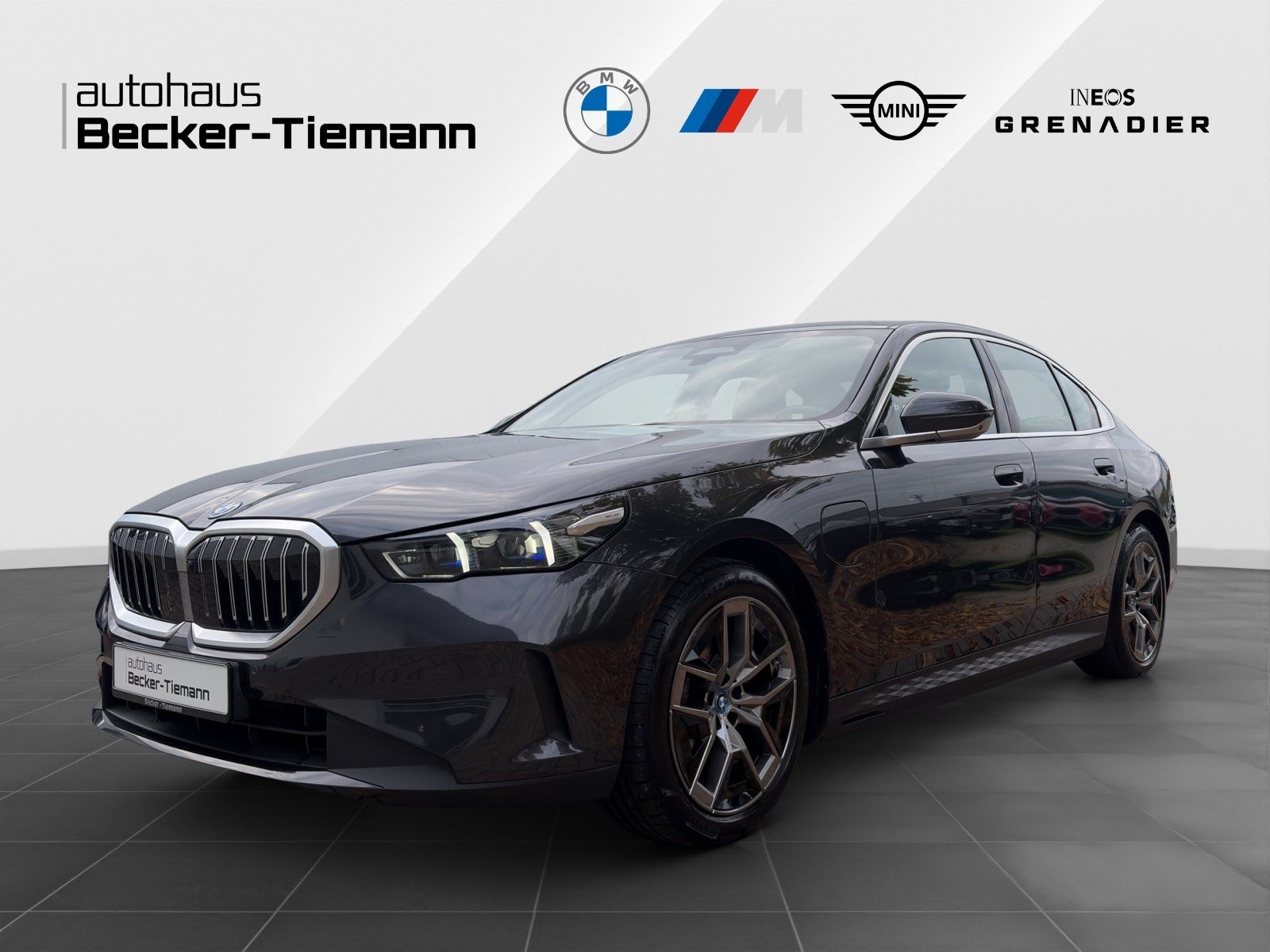 BMW 530e Limousine Head-Up DrivAssProf. Autobahnass.