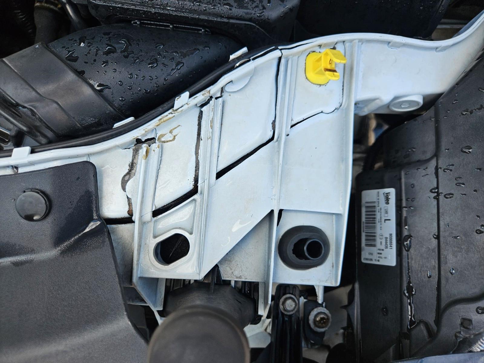 Ford Grand C-MAX 2012 — photo 17
