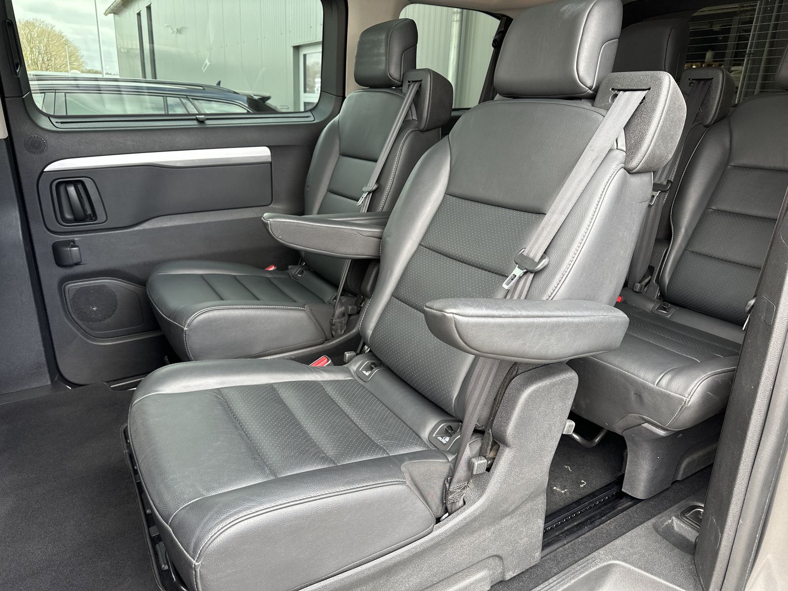 Fahrzeugabbildung Opel Zafira Life 2.0 D Aut. BlackEd. NAV+XEN+PANORAMA