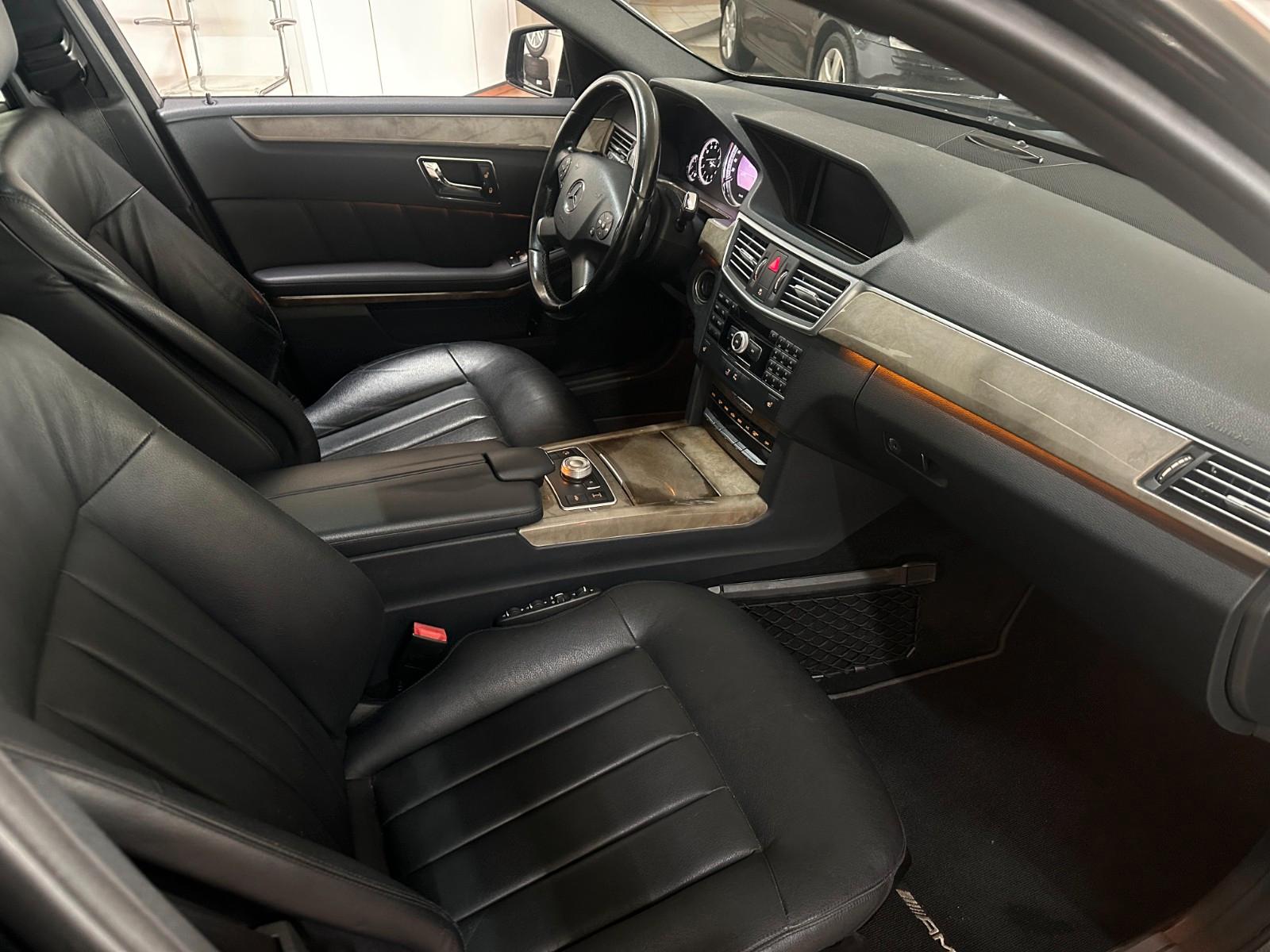 Mercedes-Benz E350 2010 — photo 11