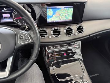 Mercedes E 220 - 12