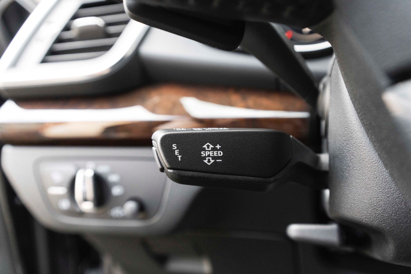 Fahrzeugabbildung Audi Q5 45TFSI QUATTRO LED KAM ALCANTARA TOTW NAV