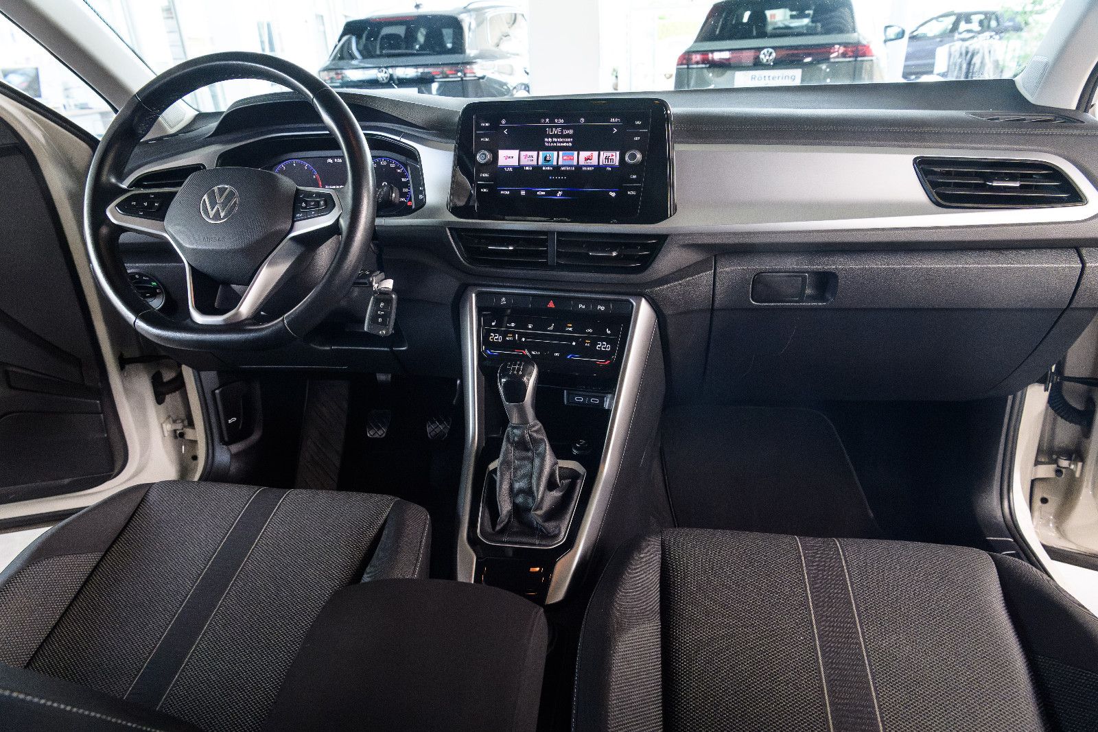 Fahrzeugabbildung Volkswagen T-Roc Life +LED+AW+Cockpit PRO+Park Assist+Ascot