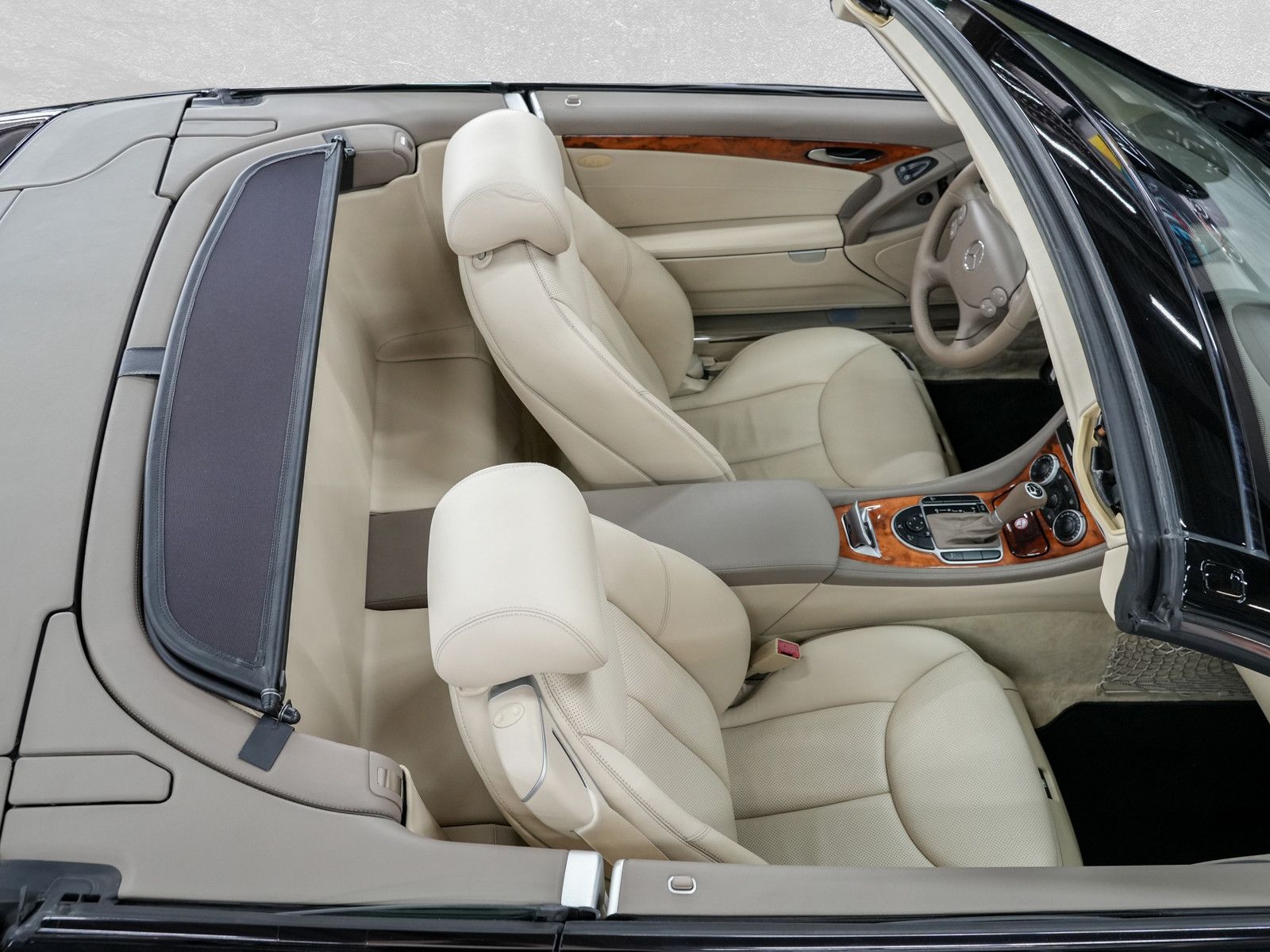 Fahrzeugabbildung Mercedes-Benz SL 350 - im sehr gepflegten Zustand