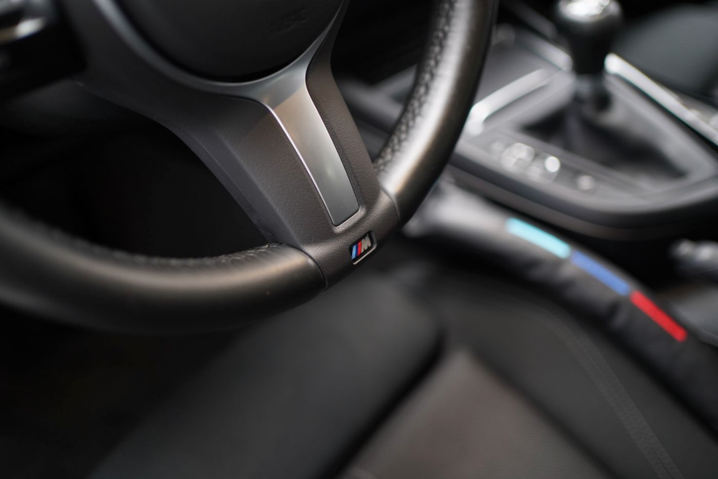 Fahrzeugabbildung BMW 116i M Sport LED+Navi+PDC+Parkassist+HiFi+