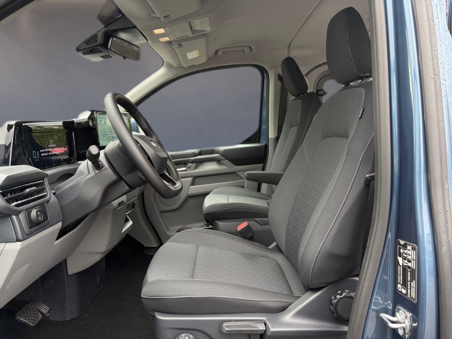 Fahrzeugabbildung Ford Tourneo Custom Bus (TTU) 320 L2 Titanium