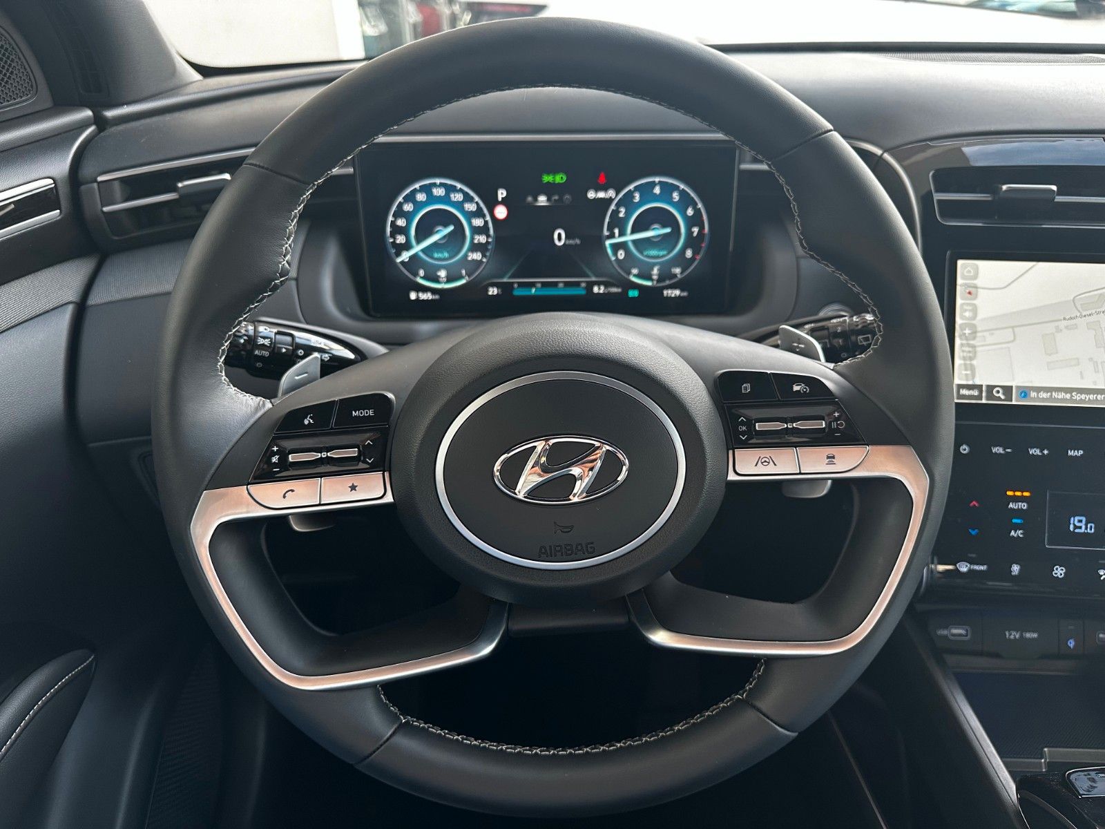 Fahrzeugabbildung Hyundai Tucson Blackline 1.6l 150PS Navi/SHZ!