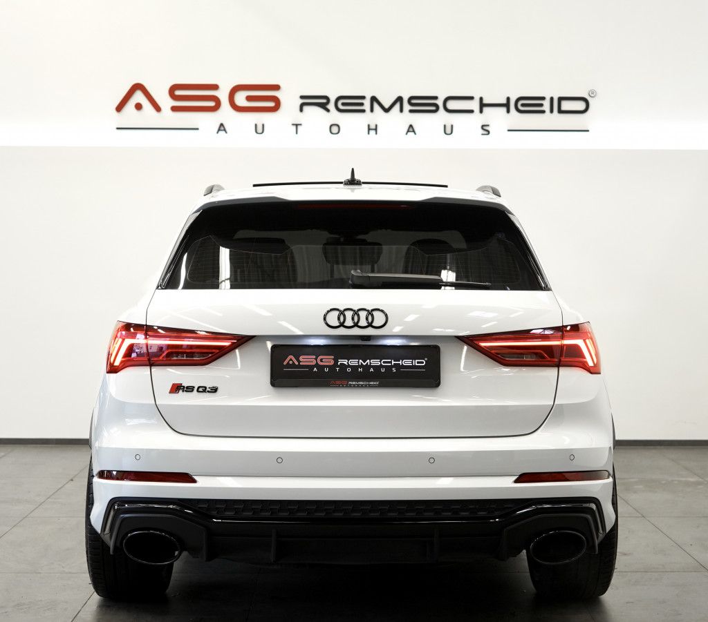 Audi Rsq3