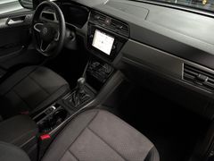 Fahrzeugabbildung Volkswagen Touran 1.5 TSI Comfortline --AHK/ RearView/ LED