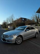 Mercedes-Benz MERCEDES-BENZ E350 CGI //Tüv//8Fachb//2.Ha... - Mercedes-Benz E 350 in Mannheim