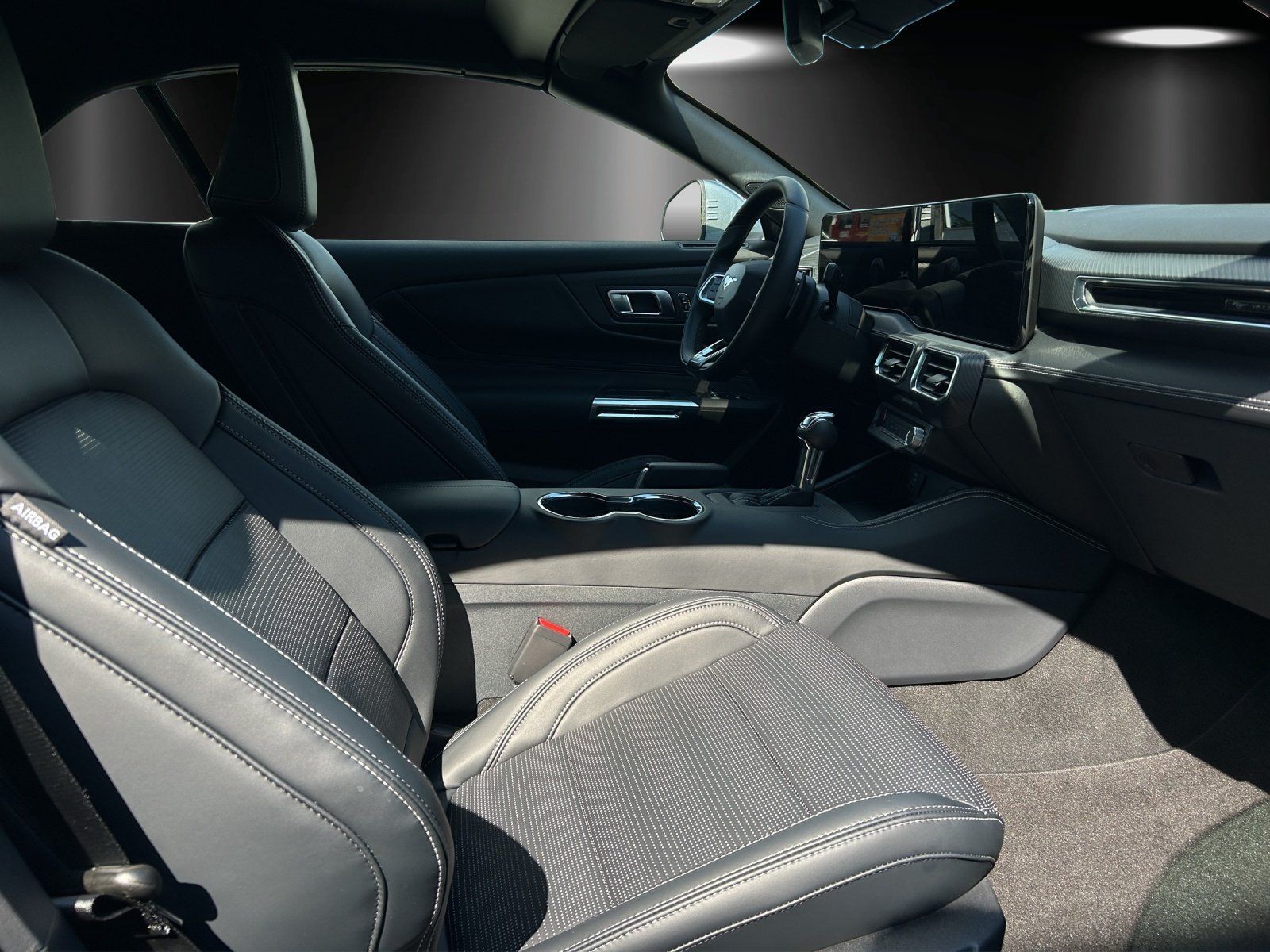 Fahrzeugabbildung Ford Mustang Convertible GT Cabrio Magned Ride