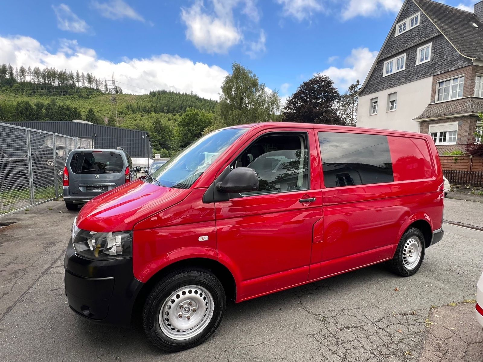 Fahrzeugabbildung Volkswagen T5 Transporter Kasten-Kombi Kombi