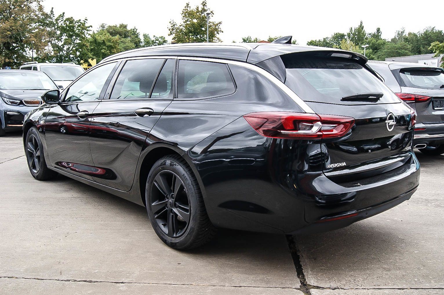 Fahrzeugabbildung Opel Insignia Sports Tourer 1.5T INNOVATION LED NAVI