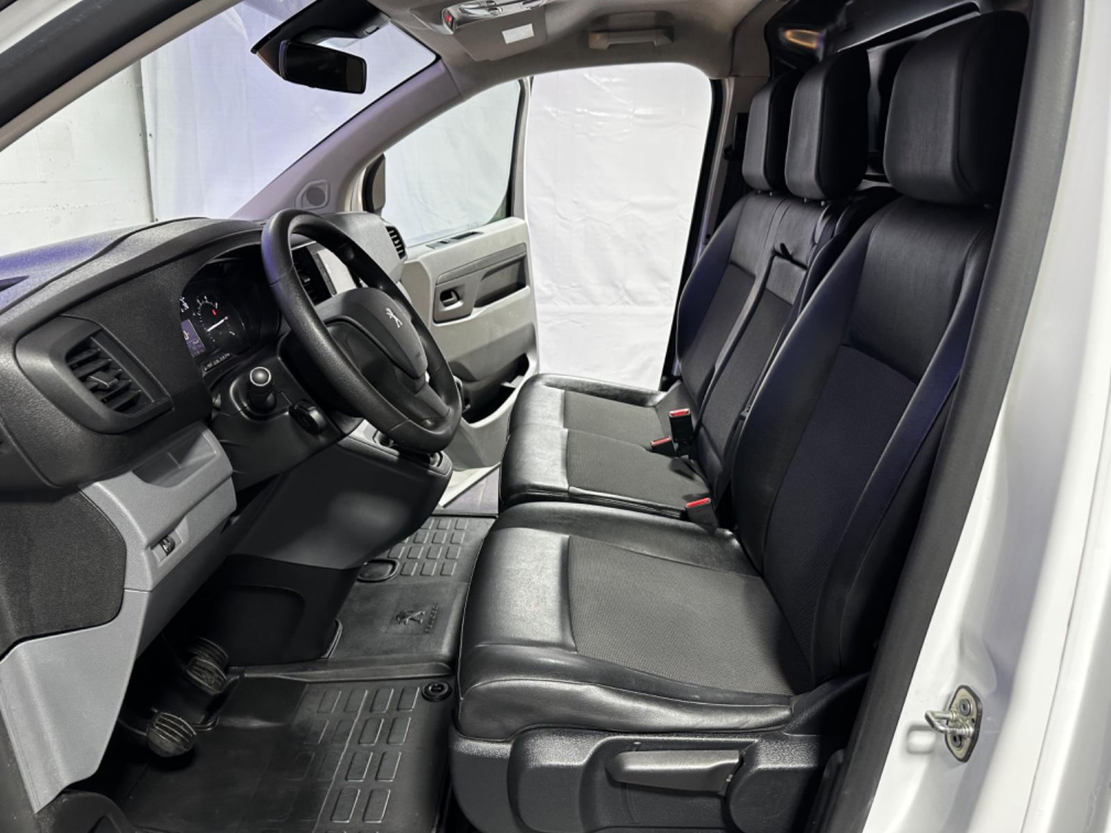 Peugeot Expert Kasten Premium L2 CAM 2xPDC SPUR APPLECAR