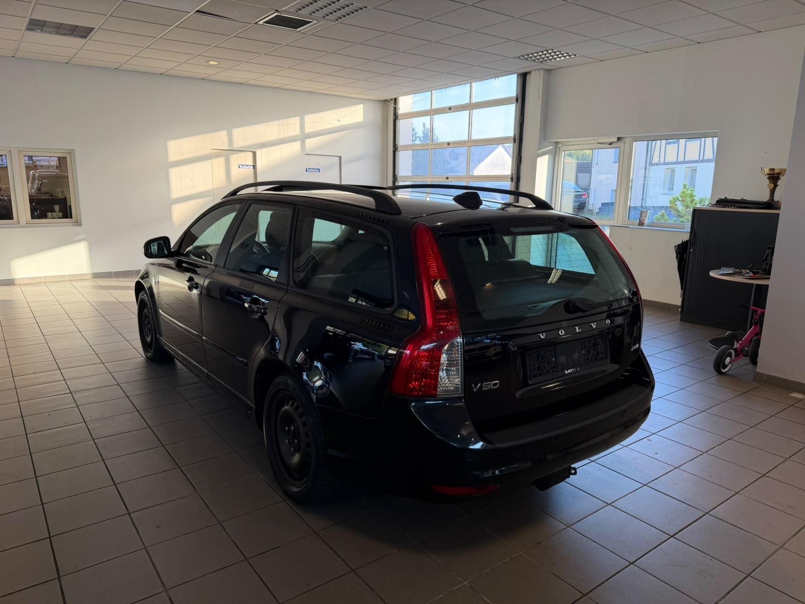 Volvo V50 2009 — photo 6