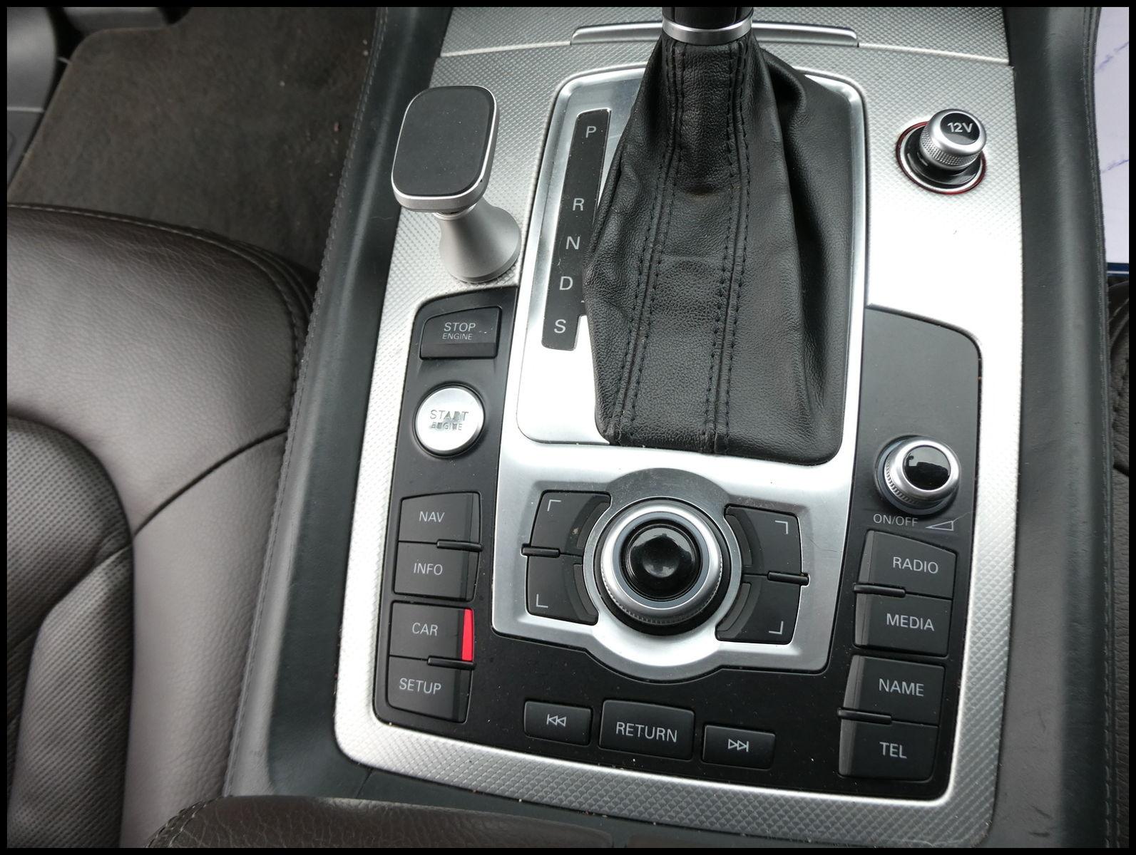 AUDI Q7 3.0 TFSI Q SLINE - 7 places