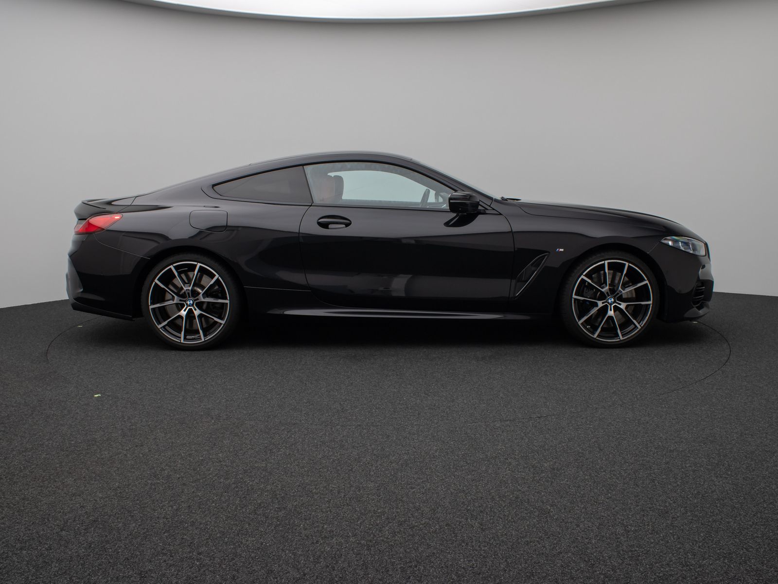 Fahrzeugabbildung BMW M850i xD Coupé 360°Laser HUD SoftCl Komfort 20"