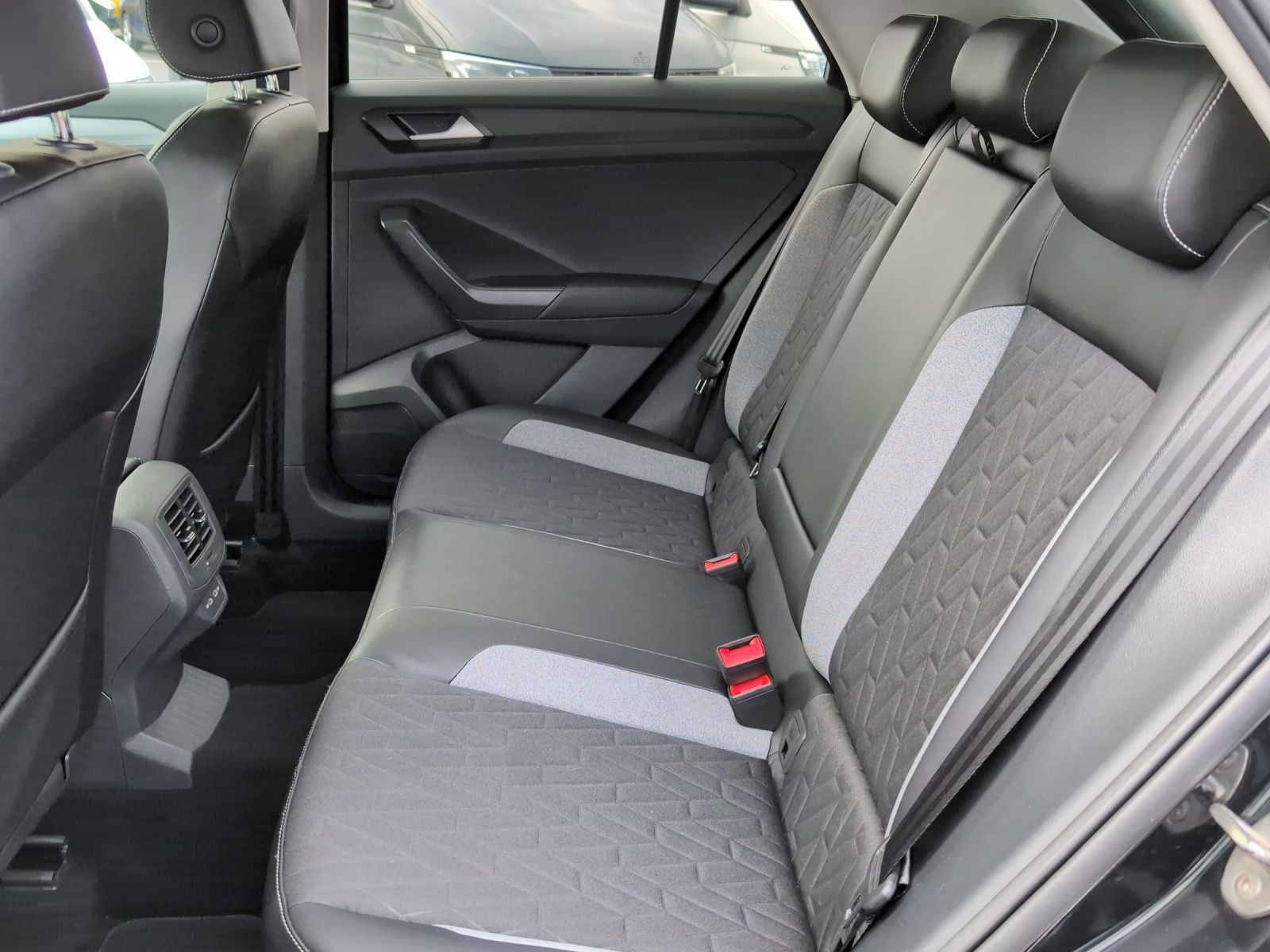 Volkswagen T-Roc - Bild 19