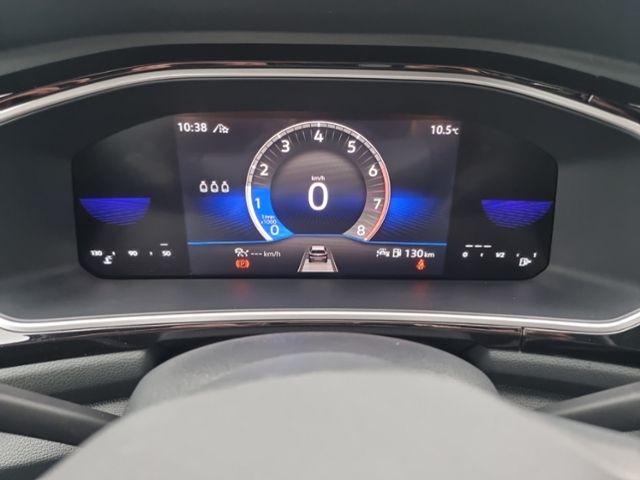 Fahrzeugabbildung Volkswagen T-Roc 1.0 TSI R-LINE LED APP CONNECT SHZ PDC DAB