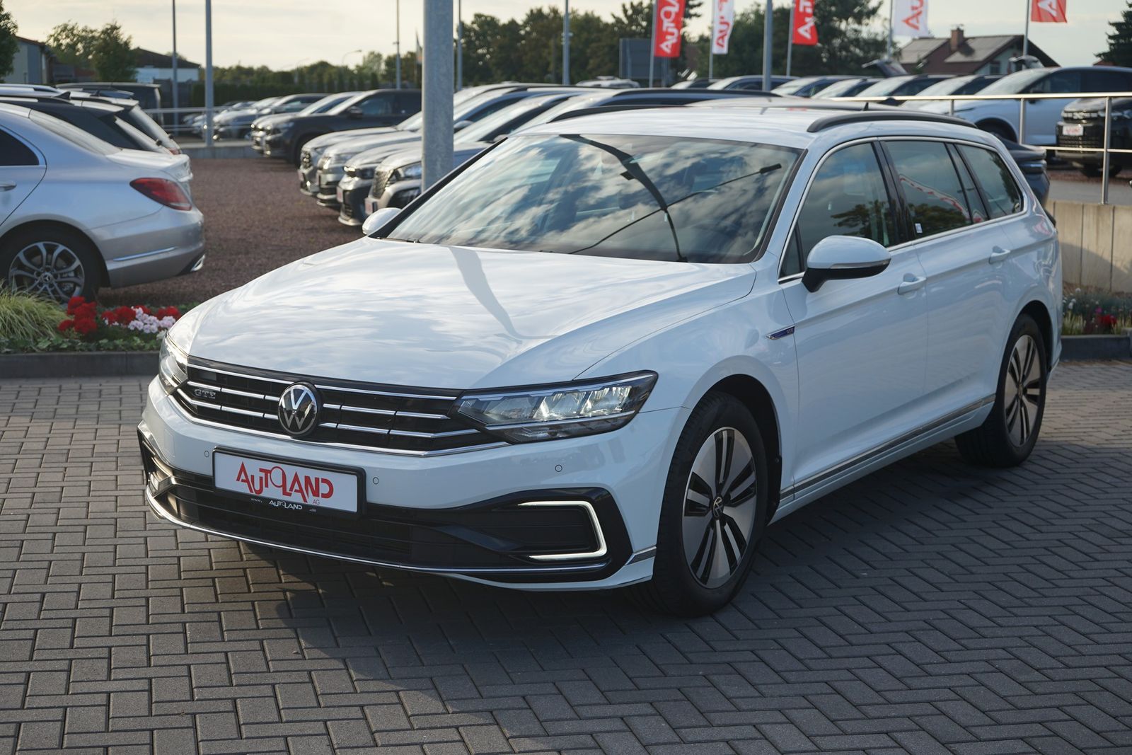 Volkswagen Passat Variant 1.4 TSI DSG GTE LED Navi ACC AHK imagem 2