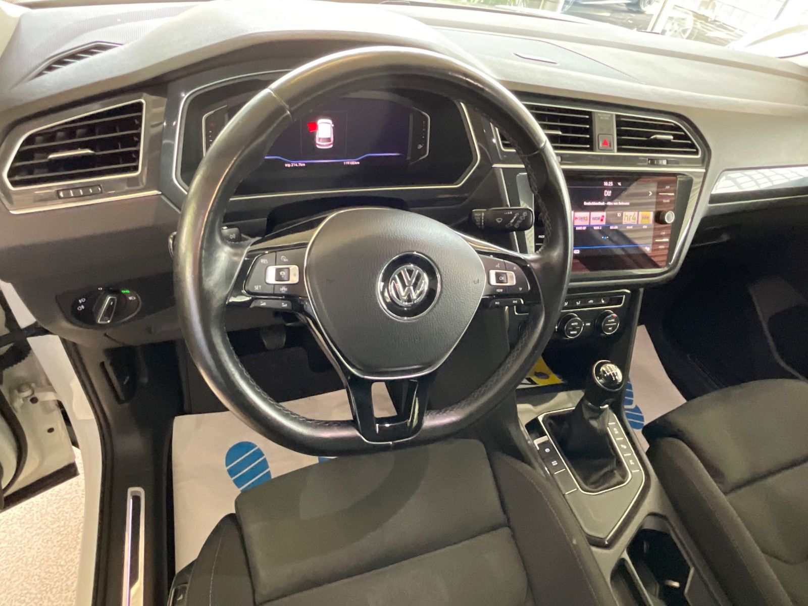 Fahrzeugabbildung Volkswagen Tiguan Comfortline 2.0TDI *DIGITALTACHO*LED*360°