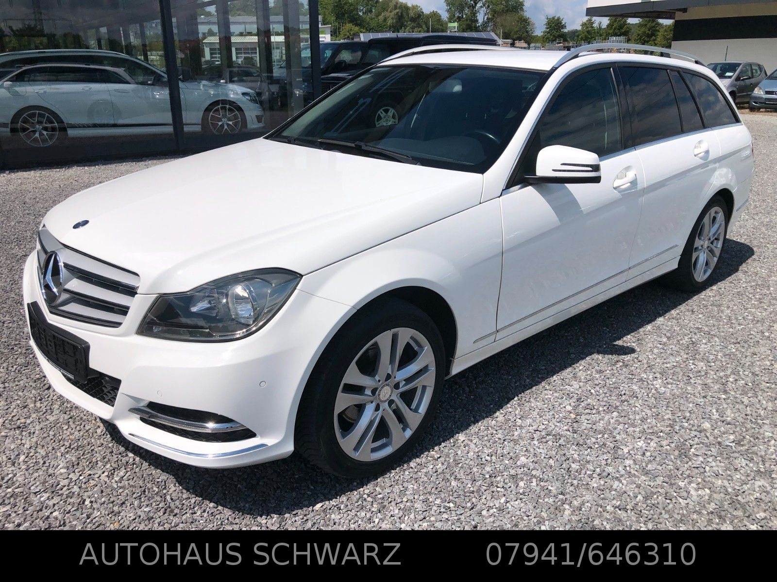 Mercedes-Benz C 180 T CGI BlueEFFICIENCY*AHK*NAVI*SHZ*2.Hand*