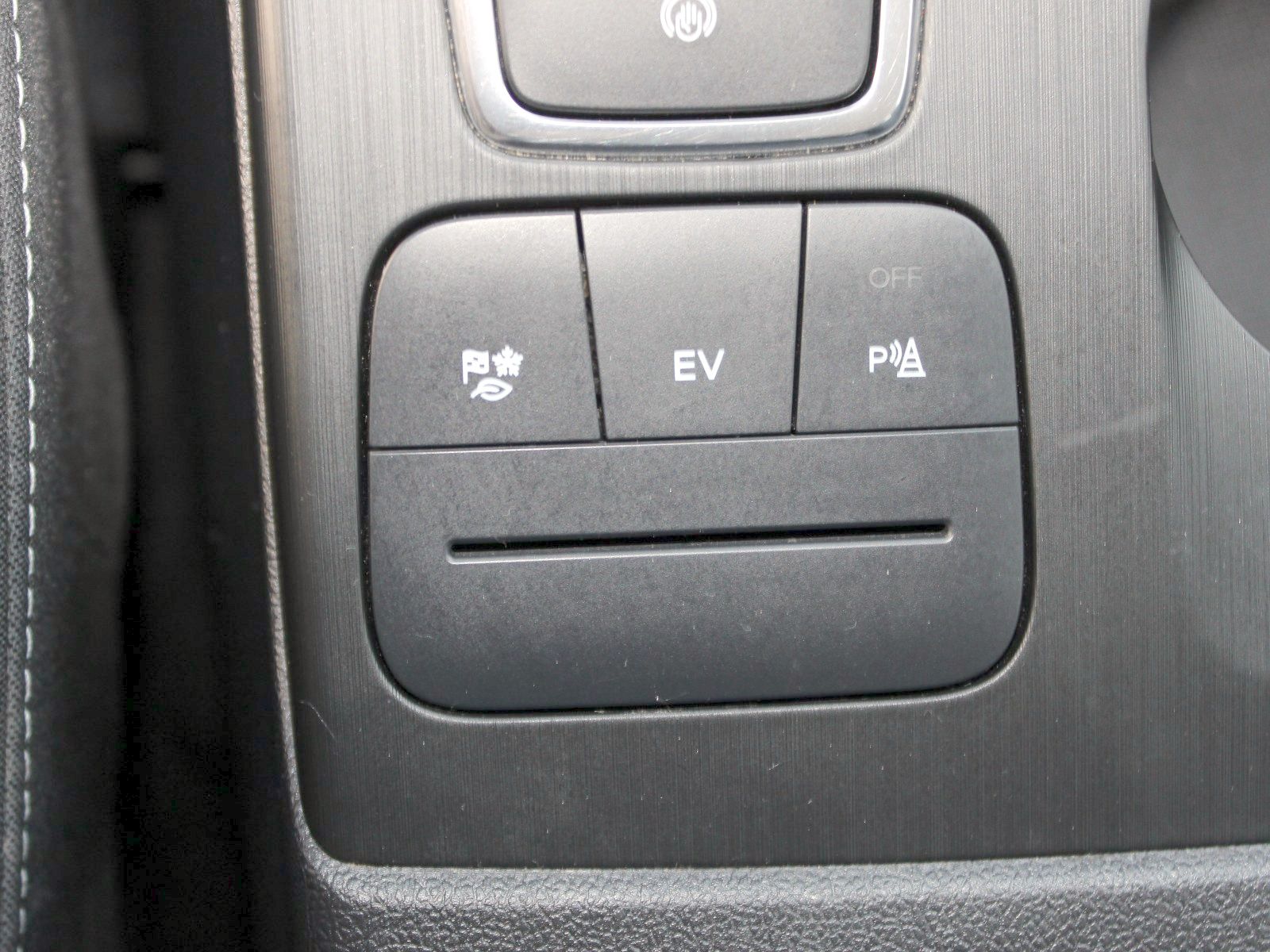 Fahrzeugabbildung Ford Kuga Plug-In Hybrid Cool & Connect 2,5 Duratec