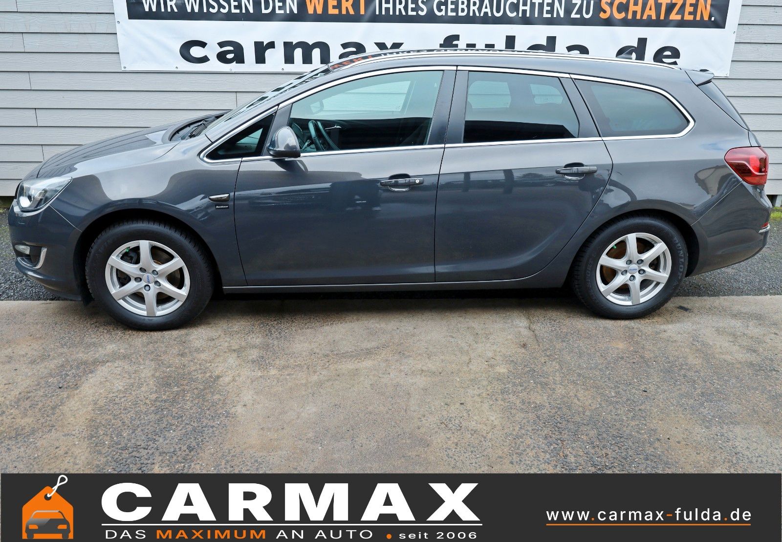 Fahrzeugabbildung Opel Astra J Sports Tourer Exklusiv Navi,SH,PDC,AHK