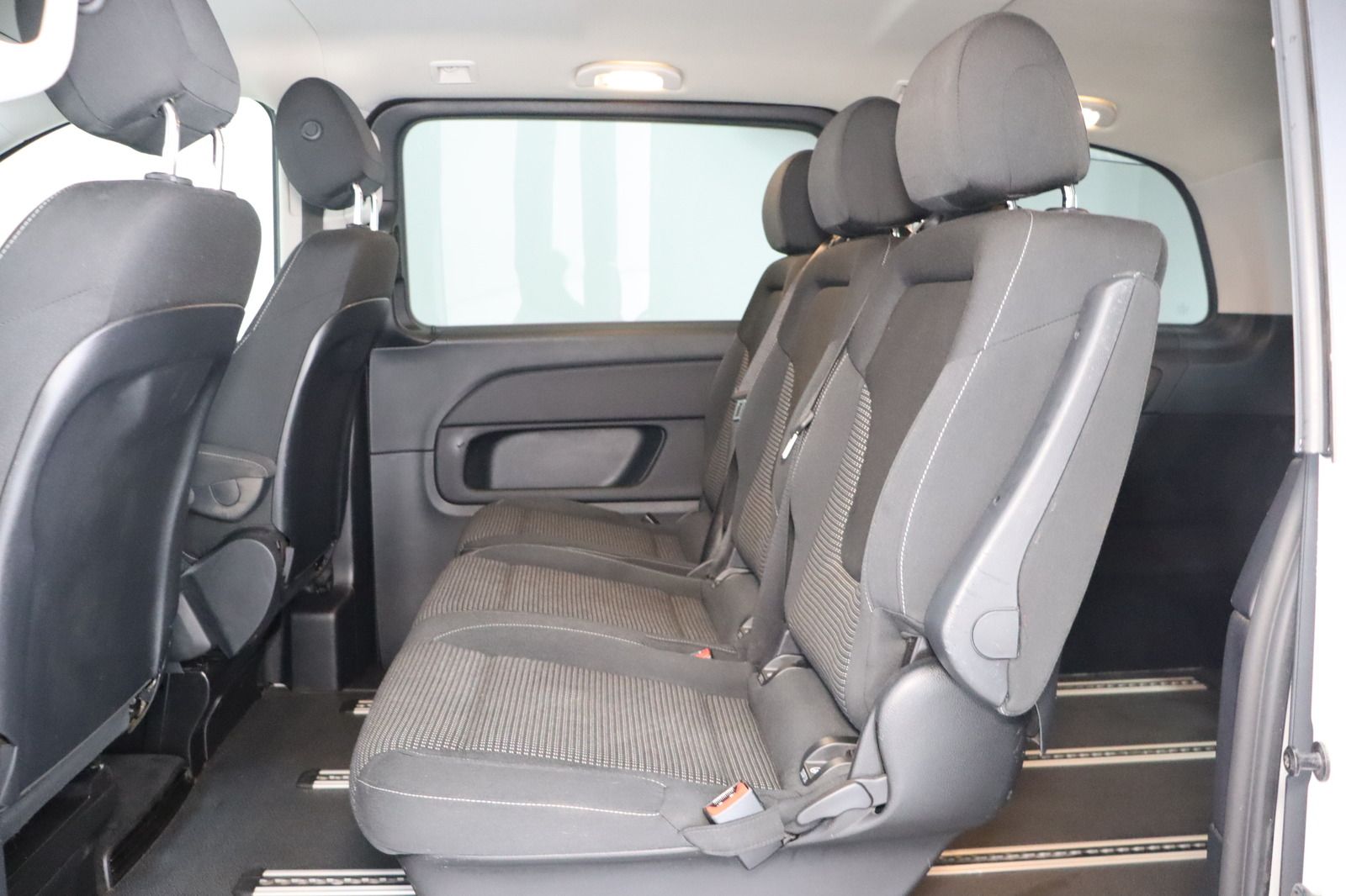 Fahrzeugabbildung Mercedes-Benz V 220 d * ILS * LED * Sitzhzg. * Tempomat