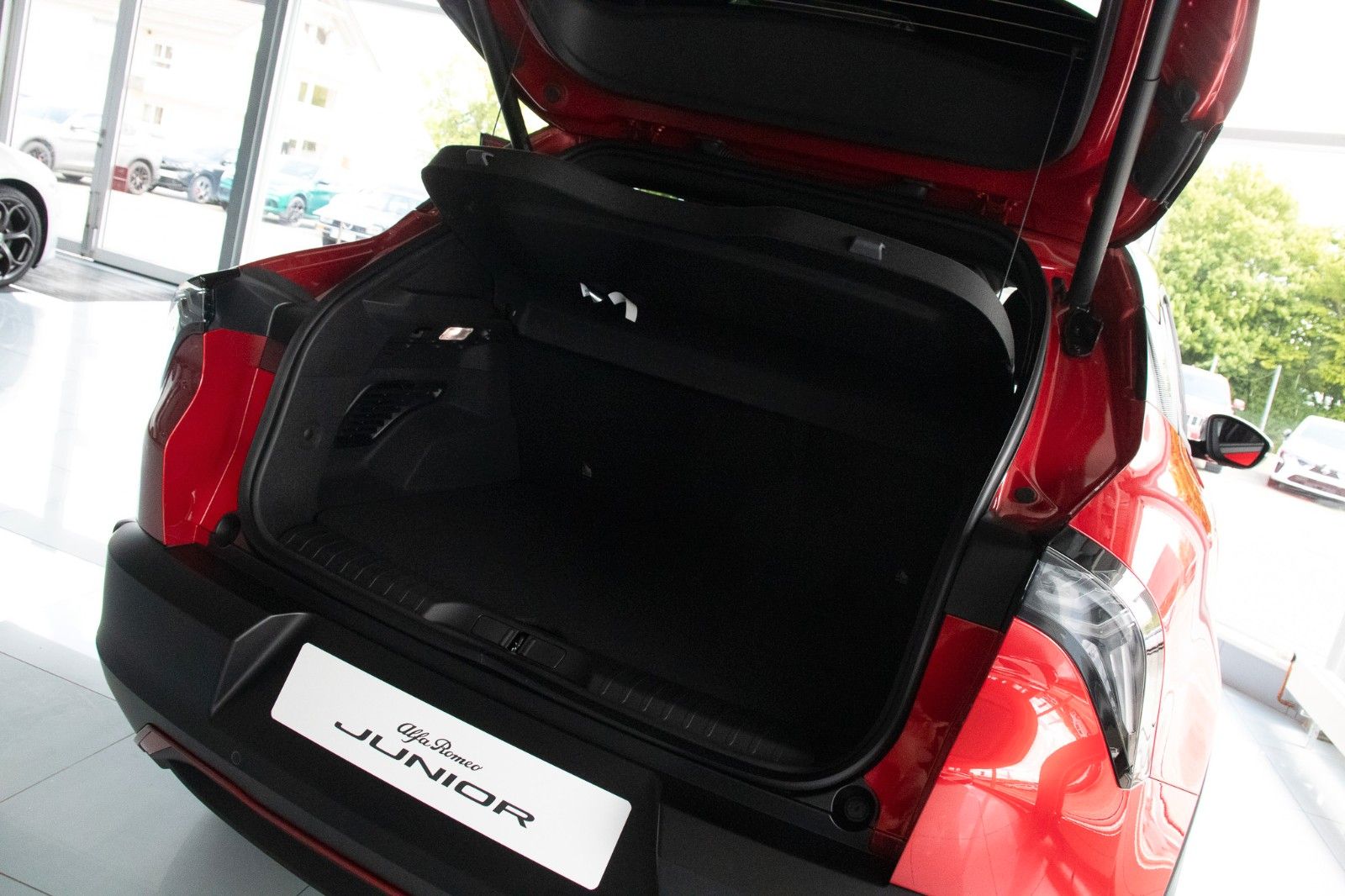 Fahrzeugabbildung Alfa Romeo Junior Ibrida 1.2 VGT 48V-Hybrid  Speciale