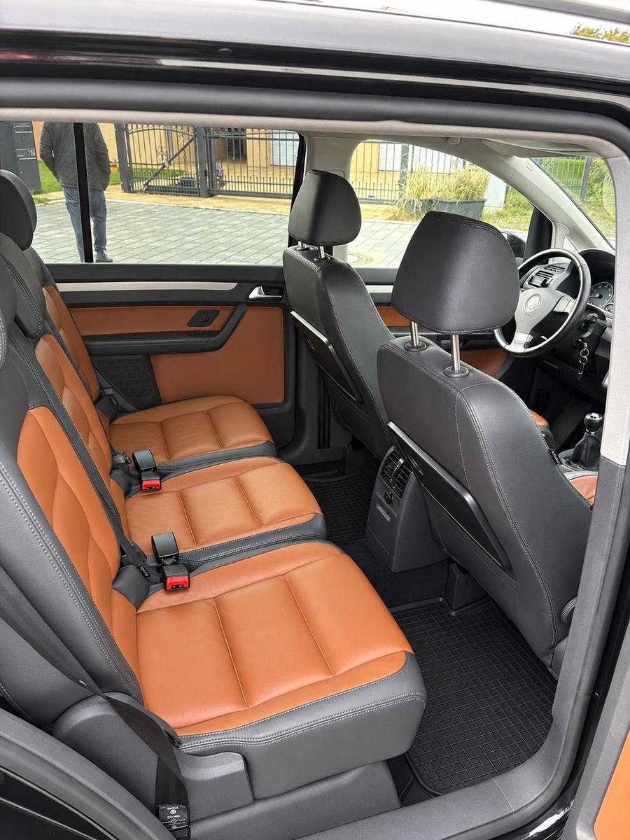Volkswagen Touran 2010 — двигун 140 HP (103kW)