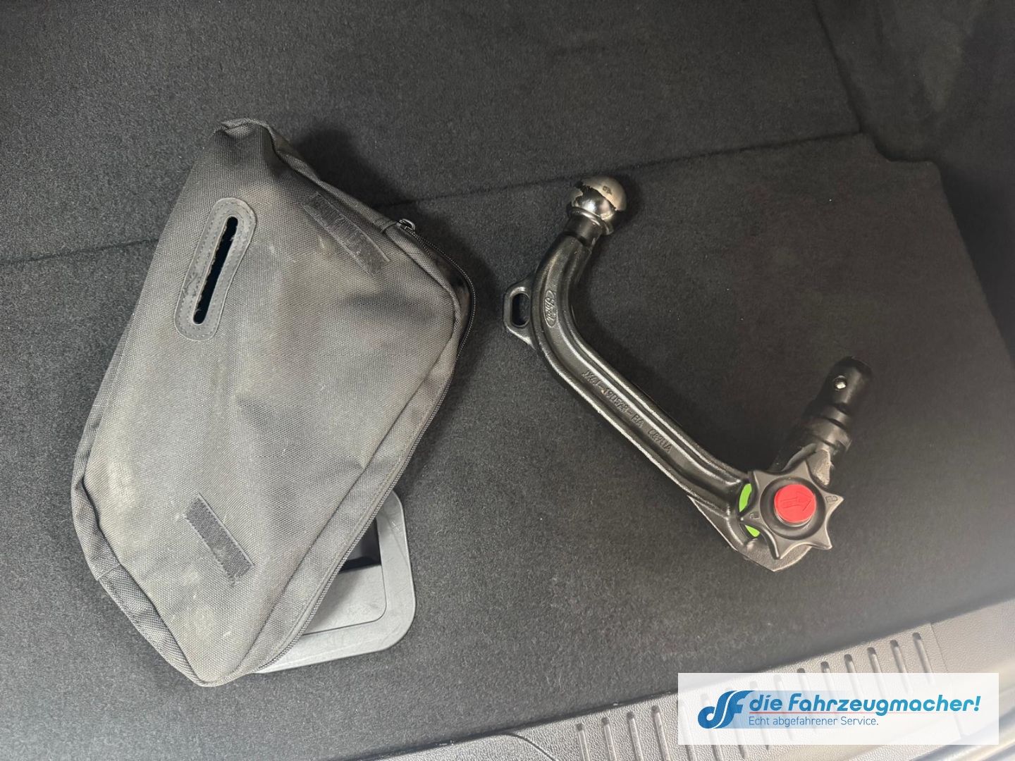 Fahrzeugabbildung Ford Focus Turnier Titanium X Sportpaket AHK-abnehmba