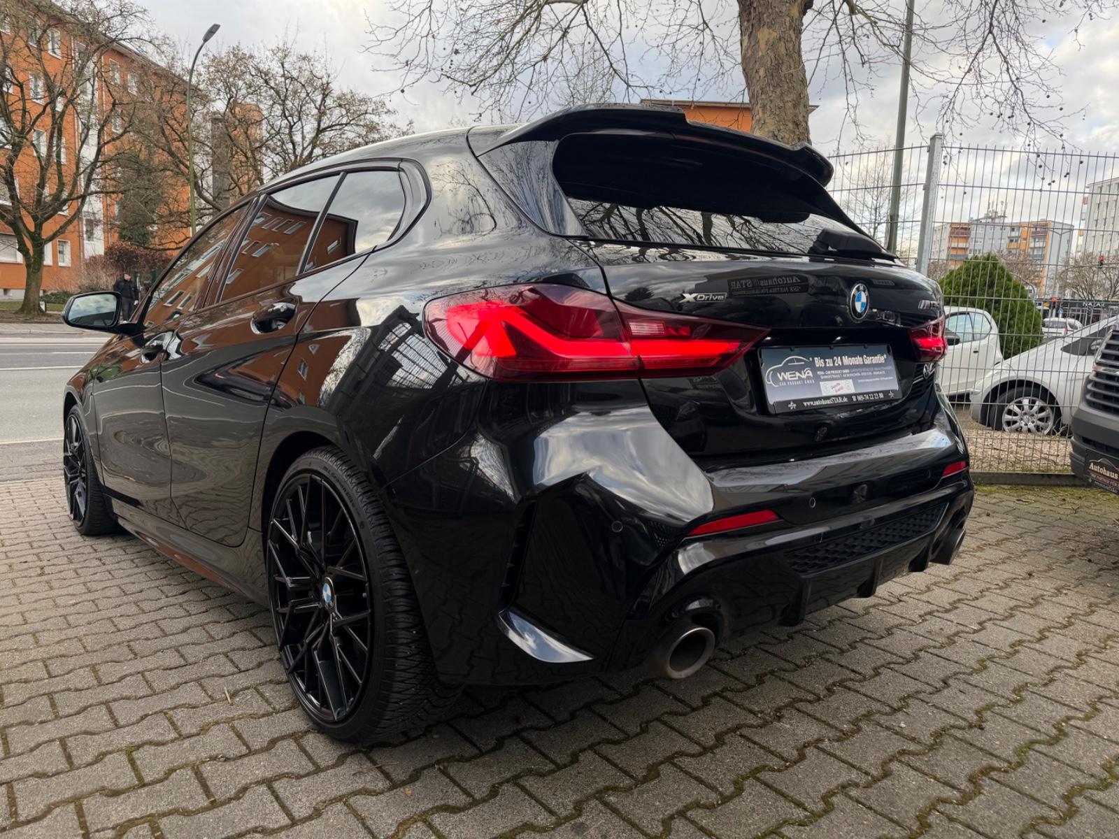 BMW M135 i xDrive Limousine / HEAD UP - LEDER