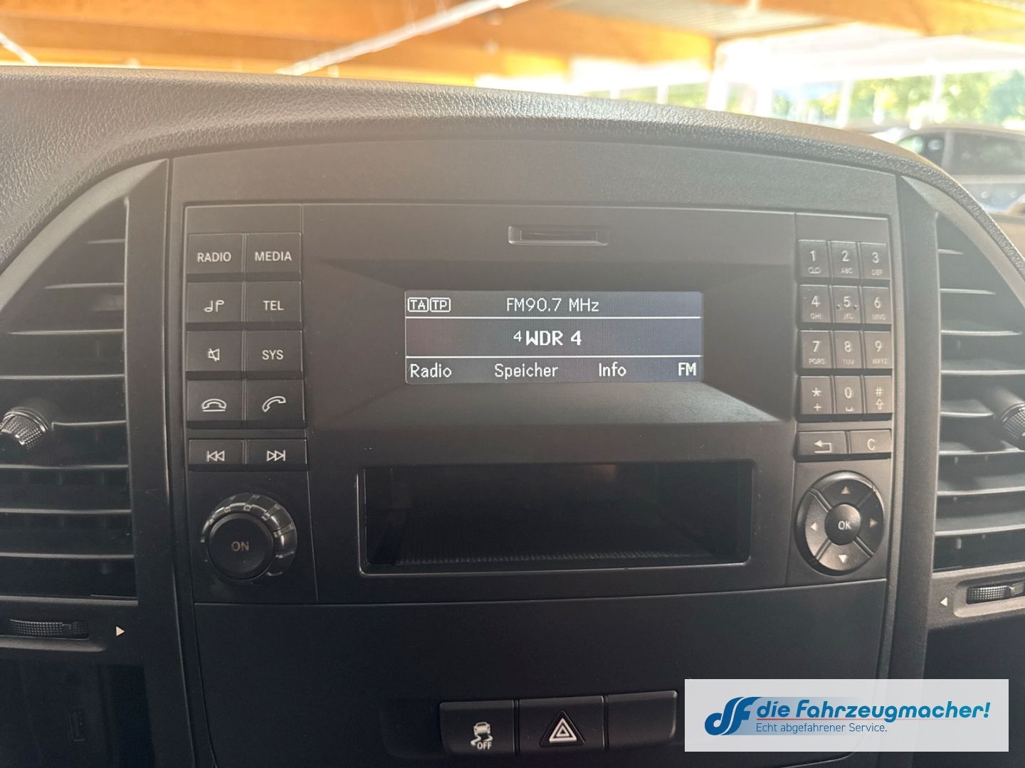 Fahrzeugabbildung Mercedes-Benz Vito Kasten 114 CDI  lang Temp PDCv+h Klima Berg