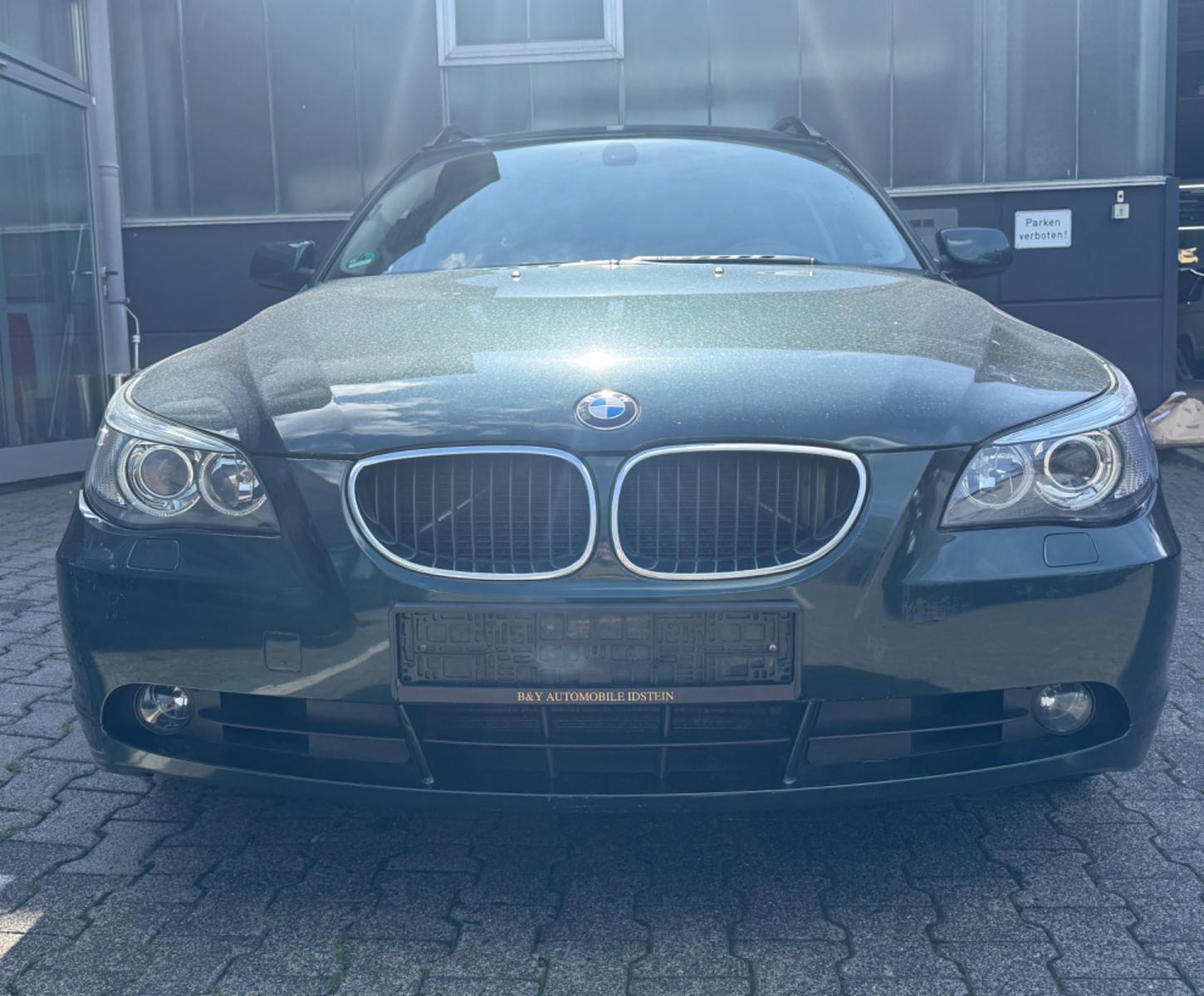 BMW 525 2005 — rear view