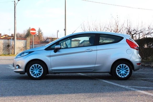 Ford Fiesta NEW PLUS 1.200IE NEOPATENTATI CLIMA 