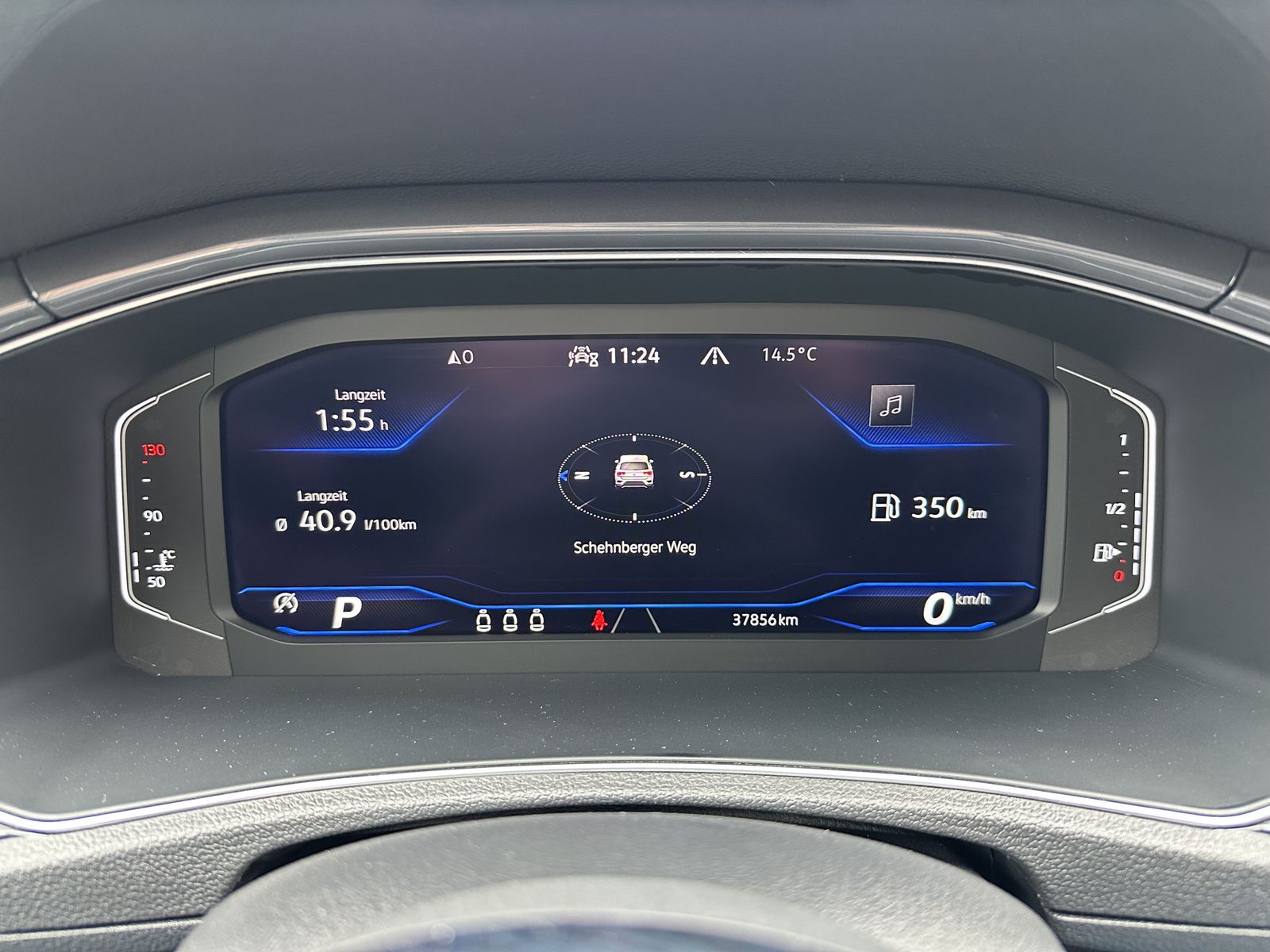 Fahrzeugabbildung Volkswagen T-Roc 1.5 TSI DSG R-Line NAV+LED+ACC+KAMERA+PANO