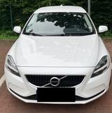 Volvo V40 D2 Momentum AUTO/KAMERA/Frontscheiben Hzg. - Volvo V40 Gebrauchtwagen in Hamburg