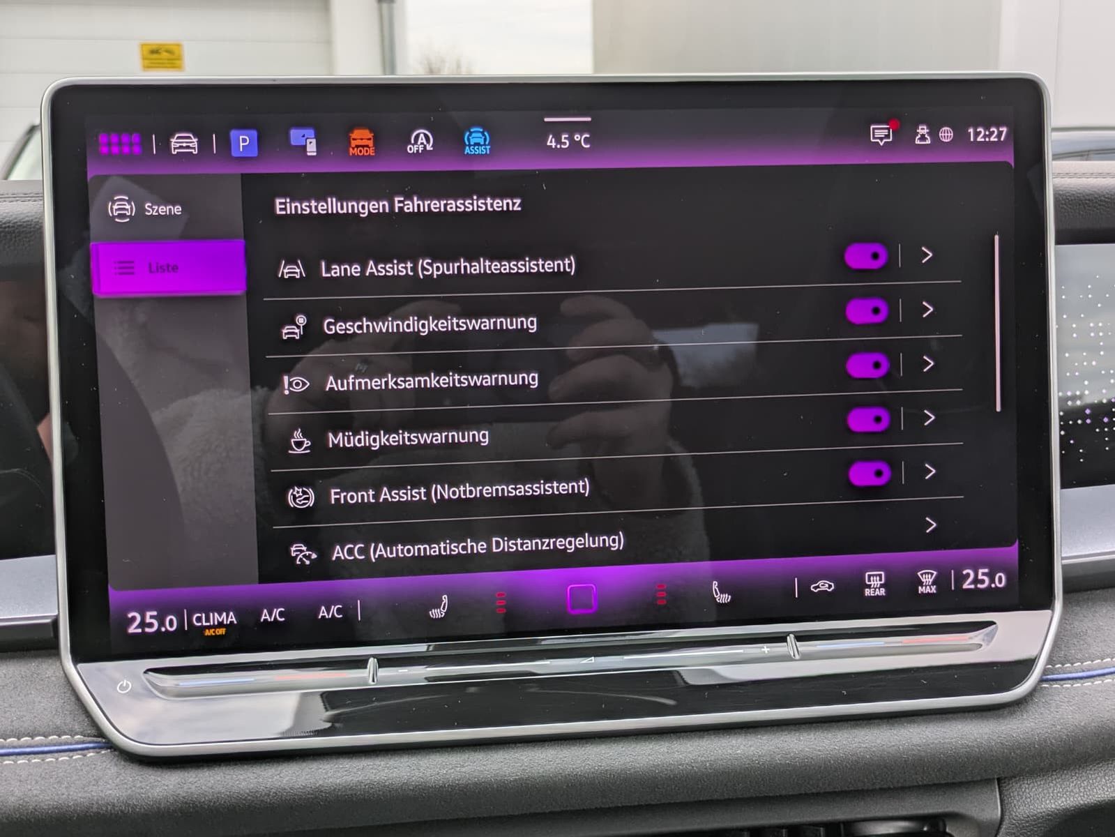 Fahrzeugabbildung Volkswagen Tayron 2.0 TDI 4M R-Line BLACK*7Si*MATRIX*PANO